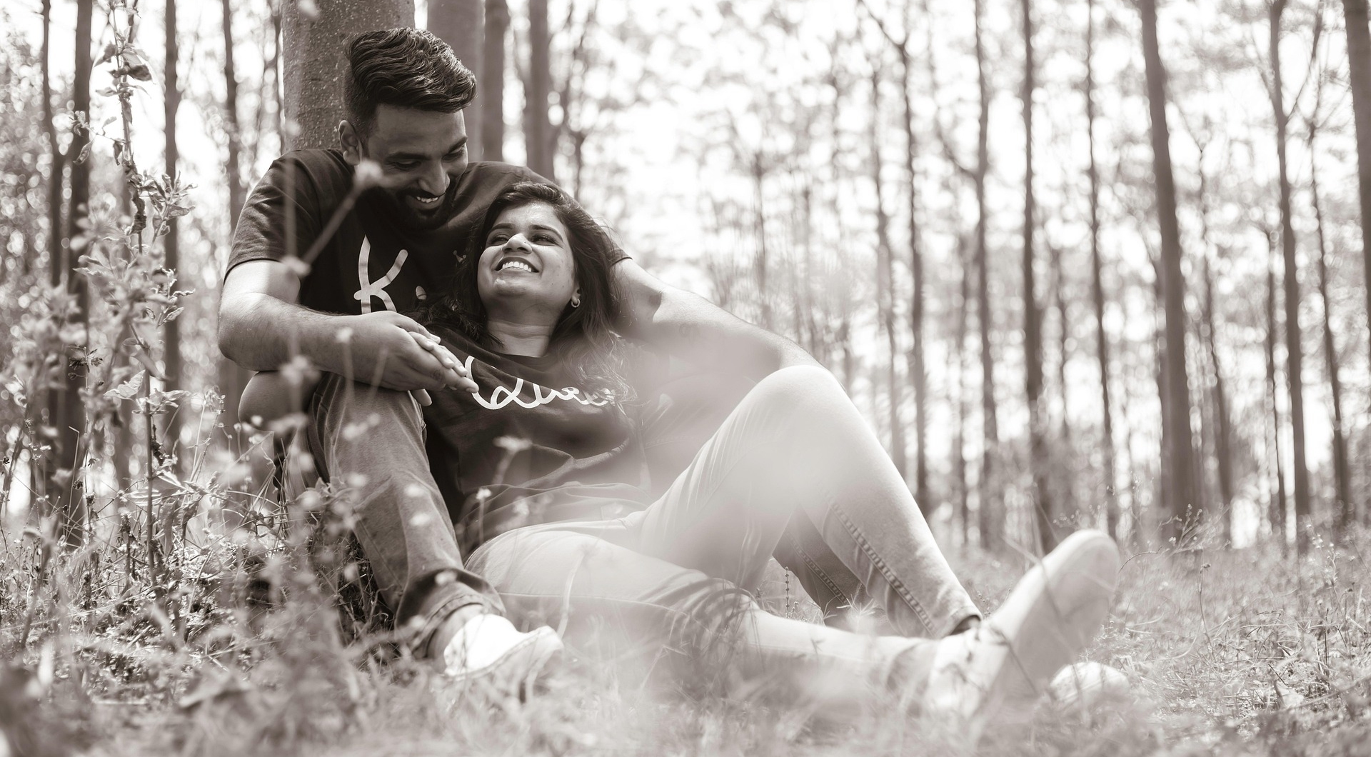 Young Couple Parshwachitra তরুণ তরুণী (1)